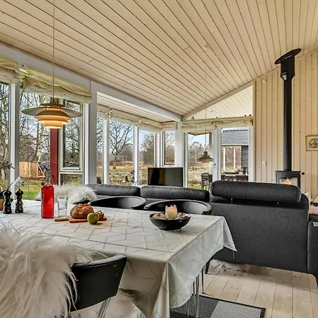 Feriehus 3 Bedroom Cozy In