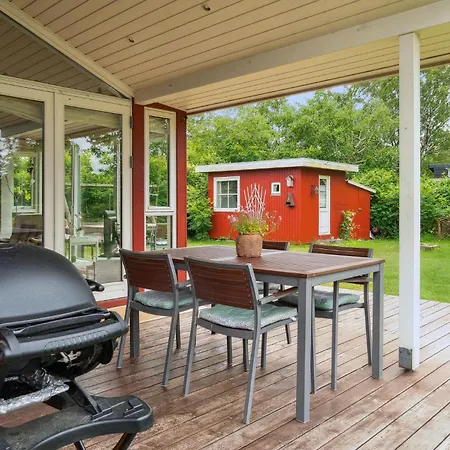 Feriehus 3 Bedroom Cozy In