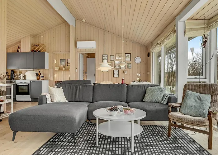 3 Bedroom Cozy In Nyaraló *