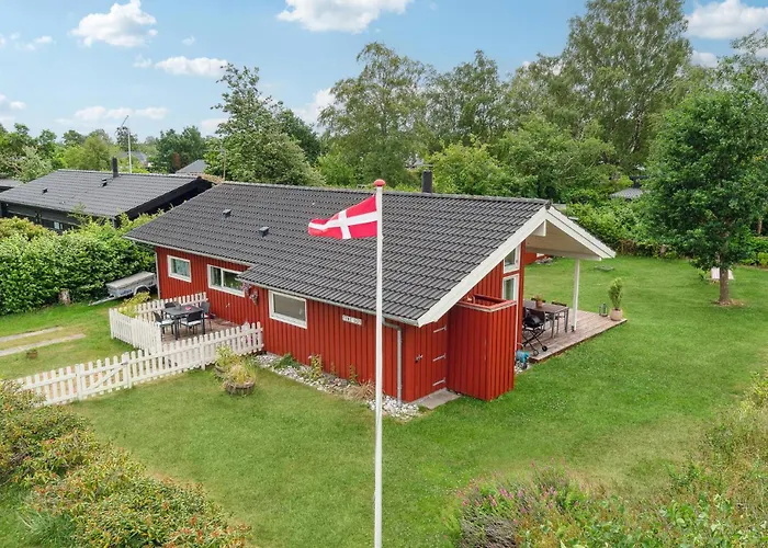 3 Bedroom Cozy In Grenå